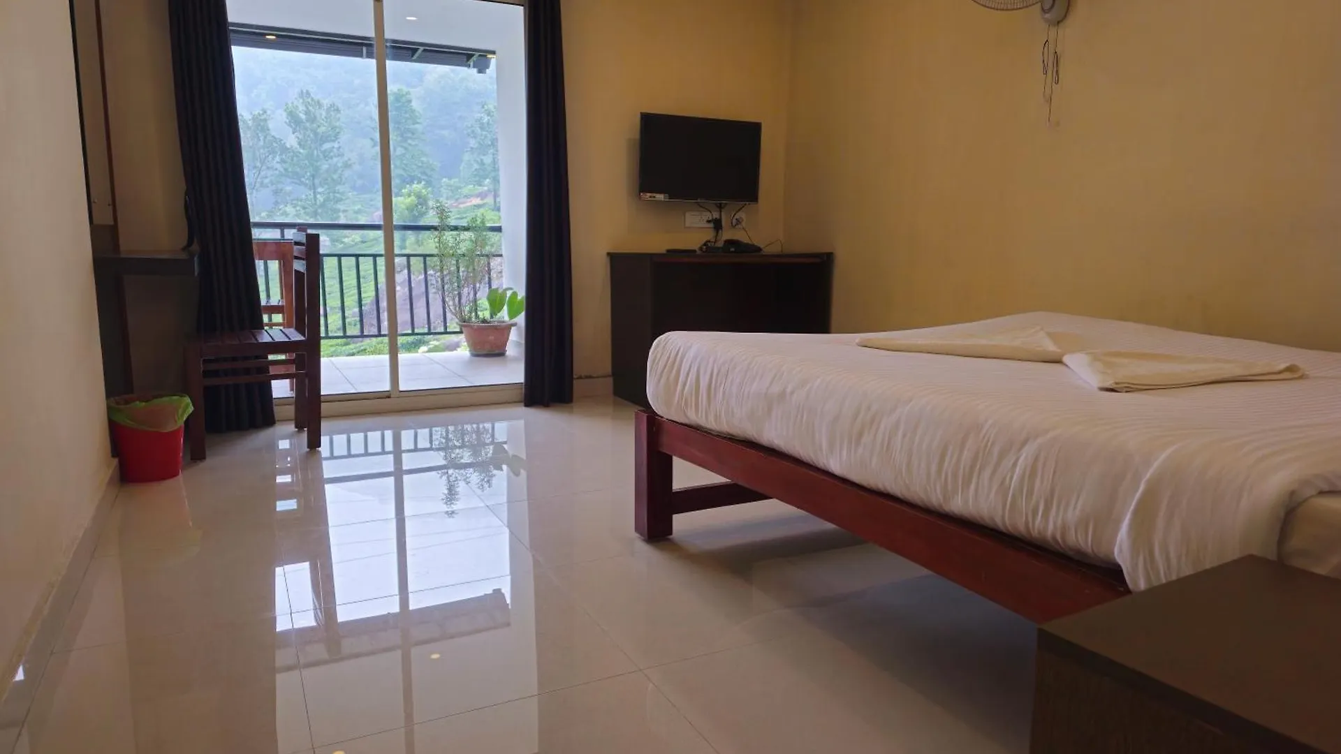 Tea Dale - All Rooms With Tea Estate View Munnar