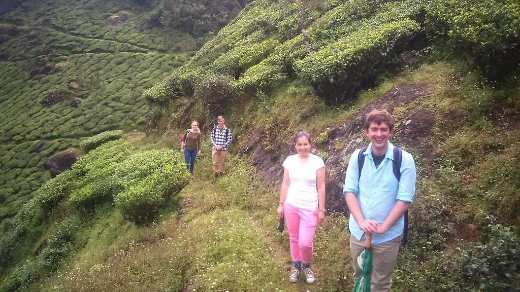 Tea Dale - All Rooms With Tea Estate View Munnar Homestay
